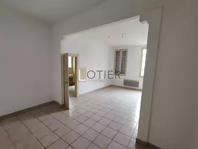 Immeuble, 370 m²