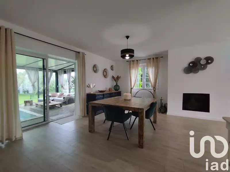 Maison, 196 m²