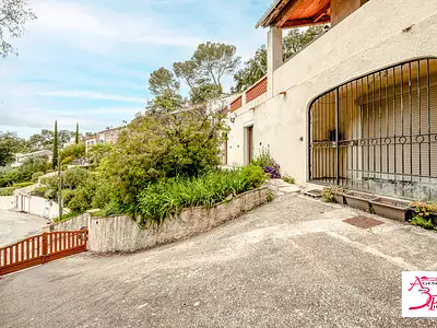 Maison, 243 m²