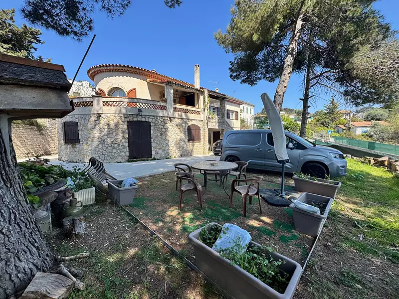 Maison, 235,65 m²