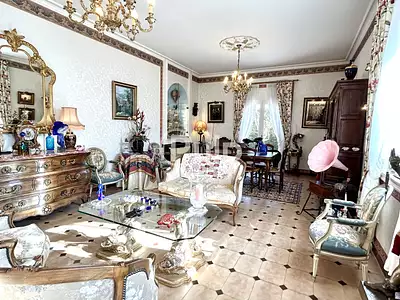 Maison, 240 m²