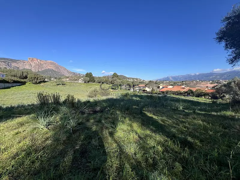 Terrain, 1 270 m²