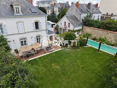 Maison, 285 m²