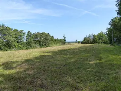 Terrain, 1 365 m²