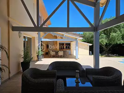 Maison, 244 m²