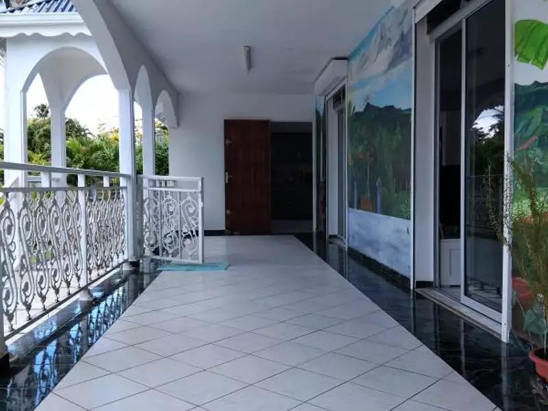 Maison, 225 m²