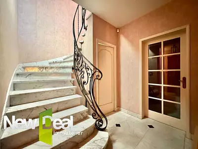 Maison, 240 m²