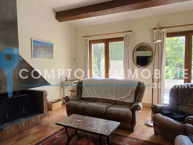 Maison, 261 m²