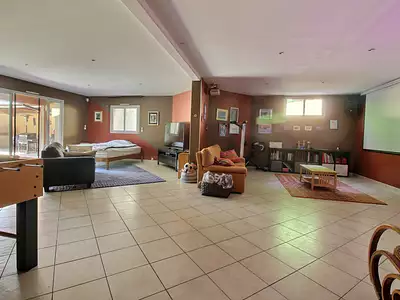 Maison, 330 m²