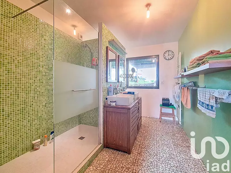 Maison, 235 m²