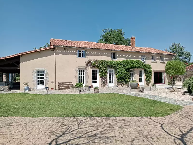 Maison, 375 m²