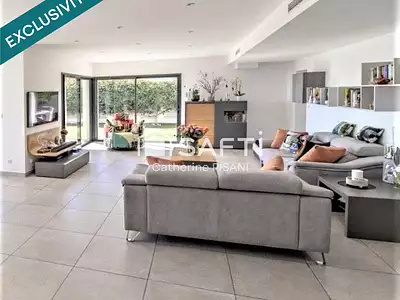 Maison, 156 m²