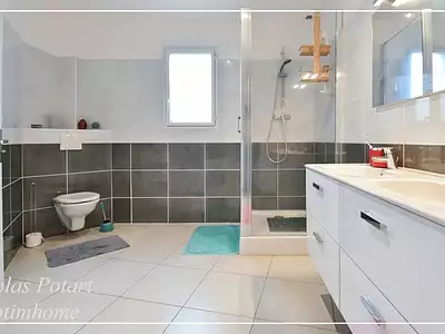 Maison, 185 m²