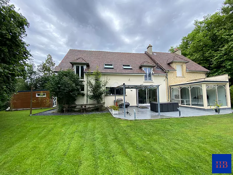 Maison, 248 m²