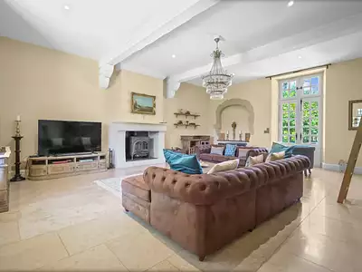 Maison, 749 m²