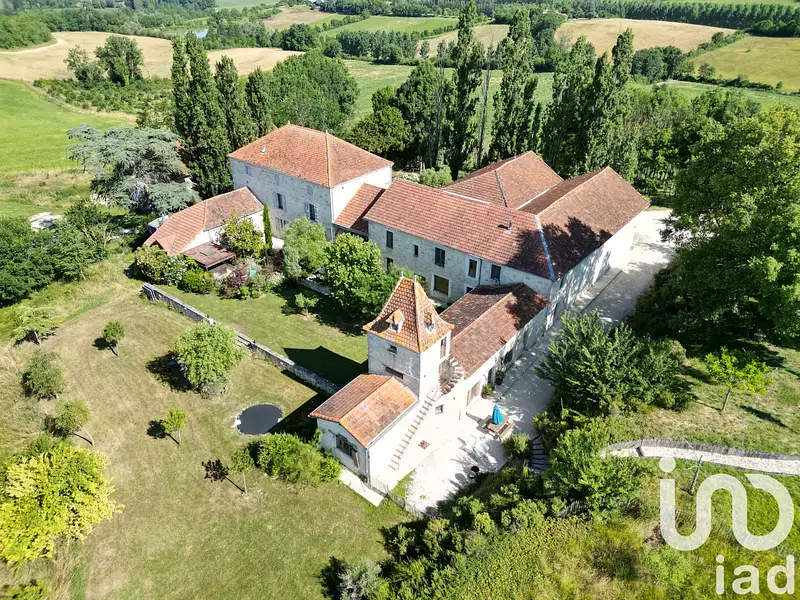 Maison, 872 m²