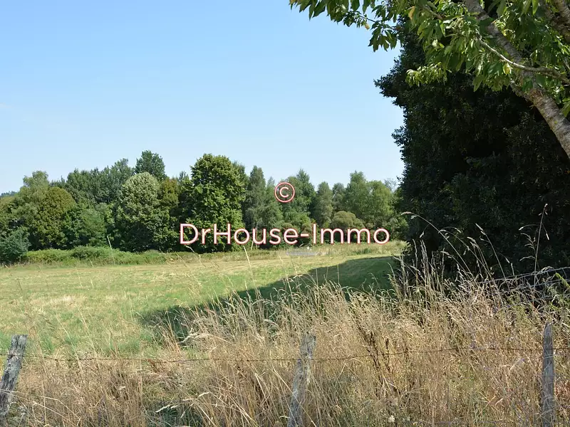 Terrain, 11 100 m²