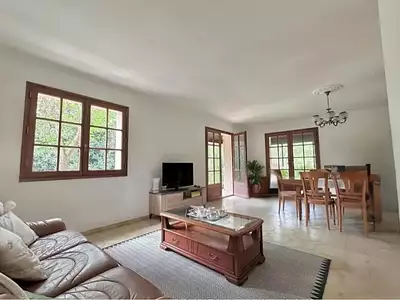 Maison, 221 m²