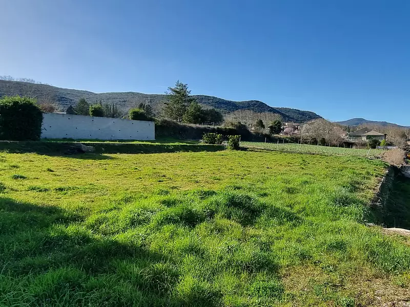 Terrain, 833 m²