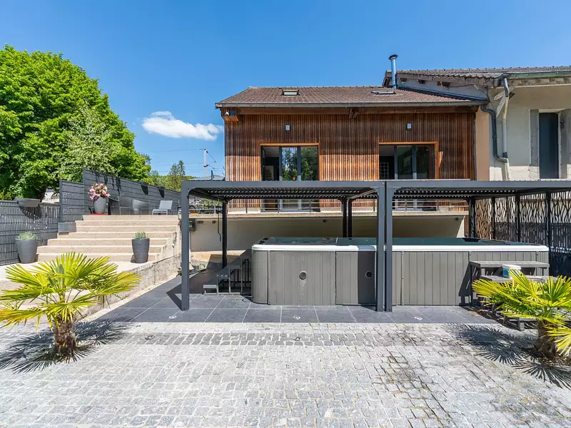 Maison, 166 m²