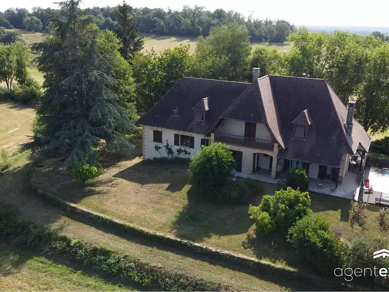 Maison, 308 m²