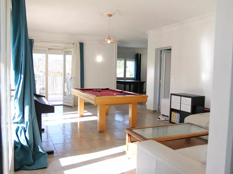 Maison, 196 m²