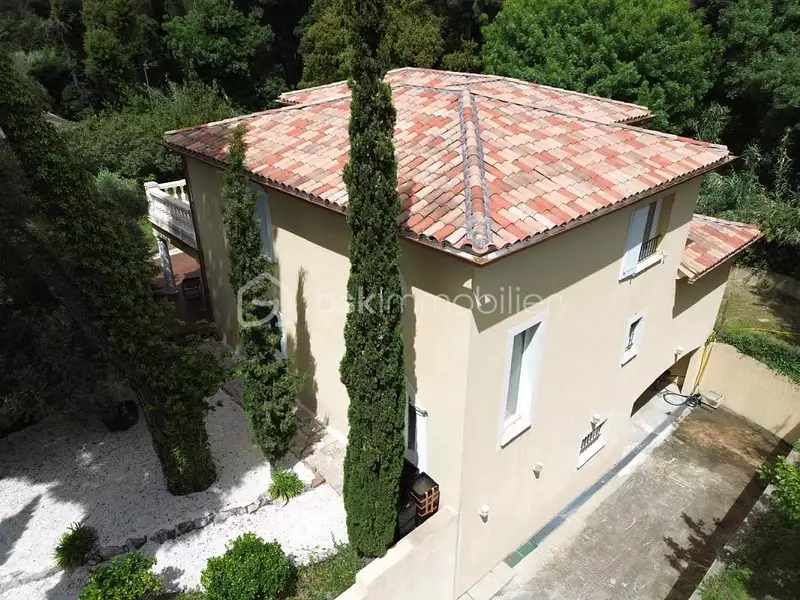 Maison, 191 m²