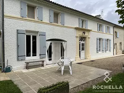 Maison, 244 m²