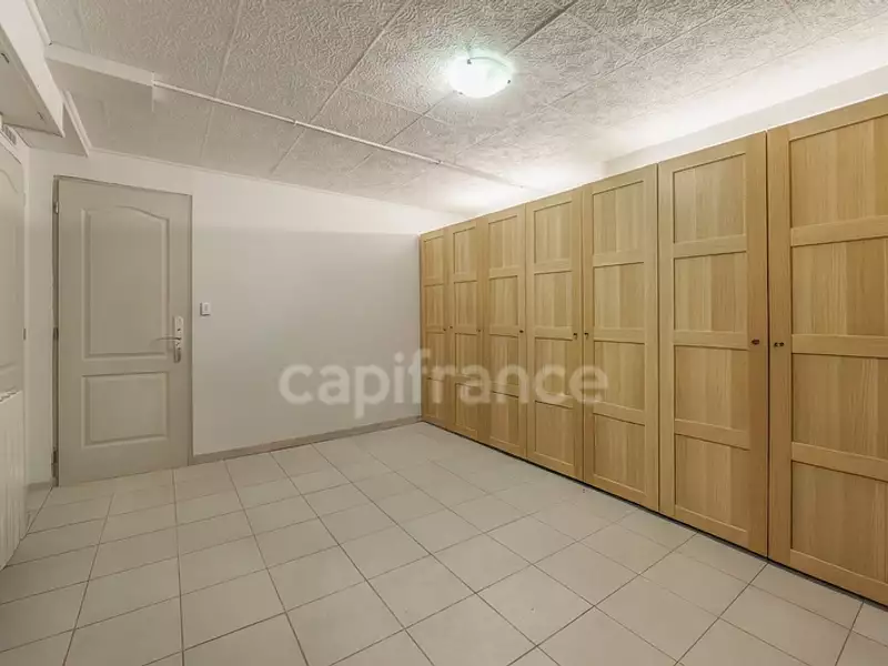 Maison, 180 m²