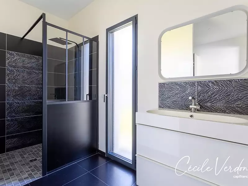 Maison, 281 m²
