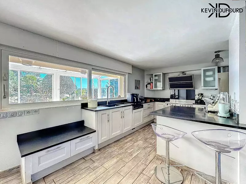 Maison, 285 m²