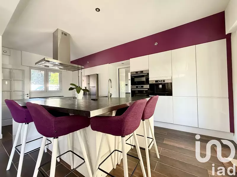 Maison, 225 m²