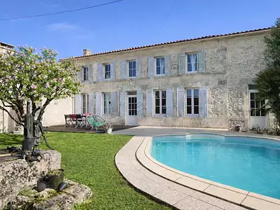 Maison, 240 m²