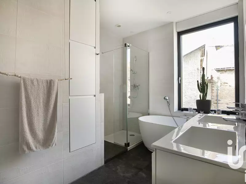 Maison, 247 m²