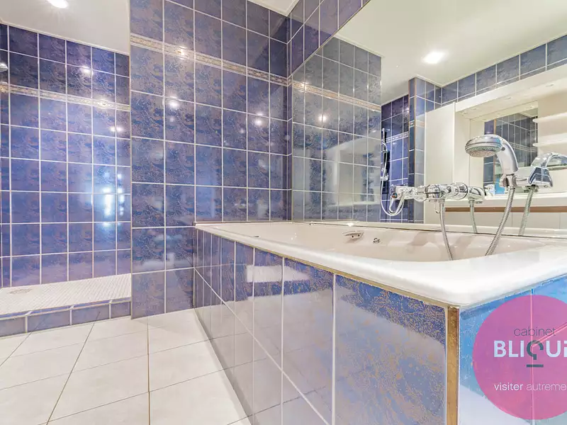 Maison, 375 m²