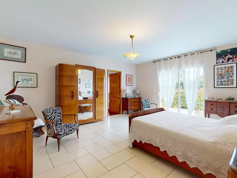Maison, 268 m²