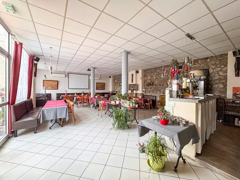 Divers, 650 m²