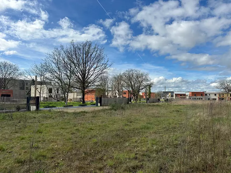 Terrain, 203 m²