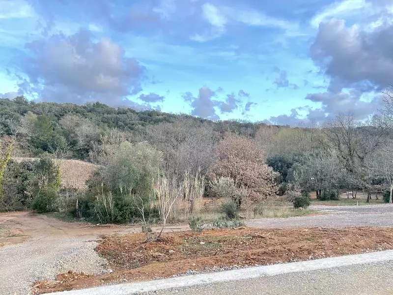 Terrain, 818 m²