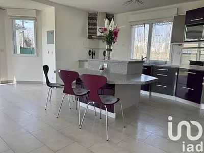 Maison, 225 m²