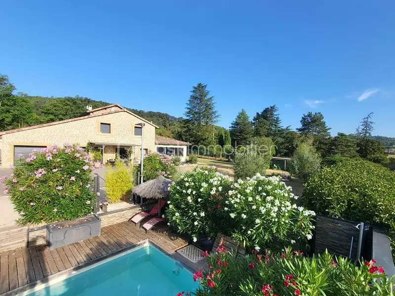 Maison, 250 m²
