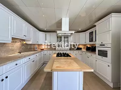 Maison, 197 m²