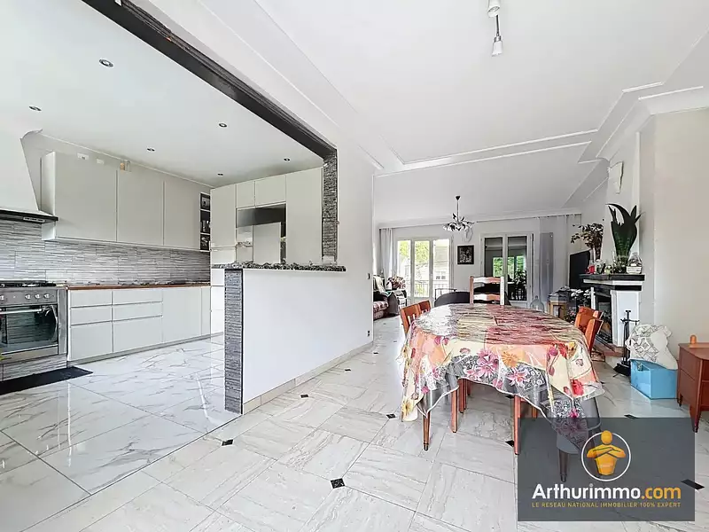 Maison, 174 m²