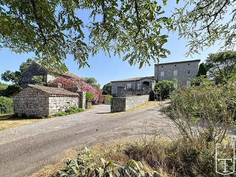 Maison, 640 m²