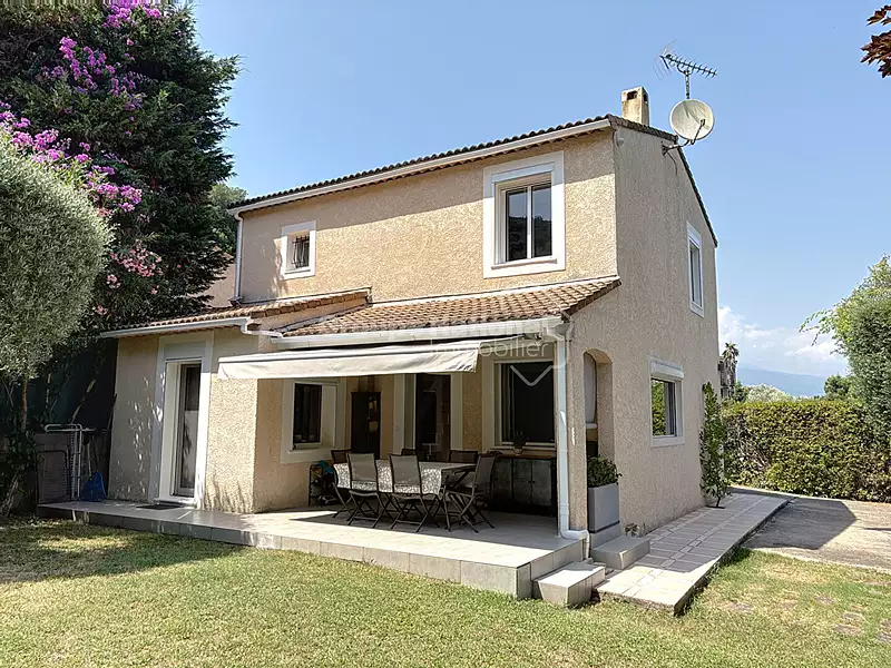 Maison, 115 m²
