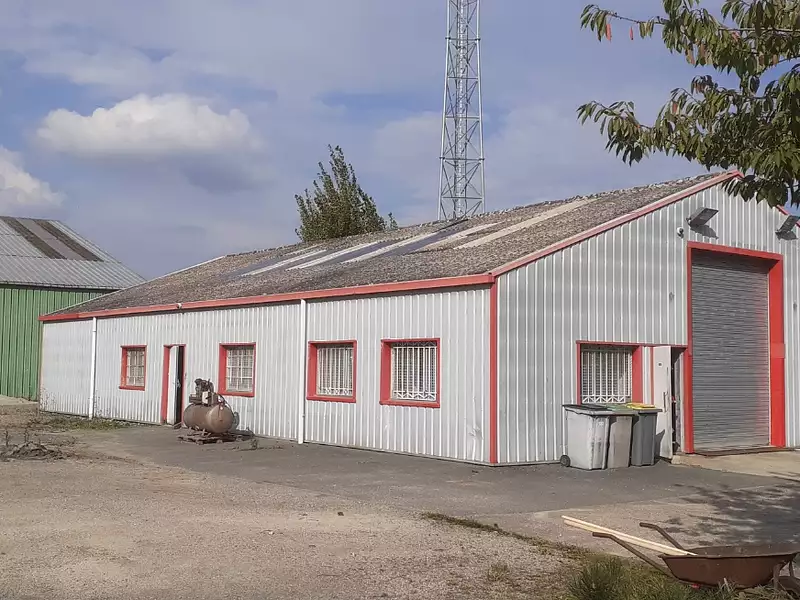 Divers, 300 m²
