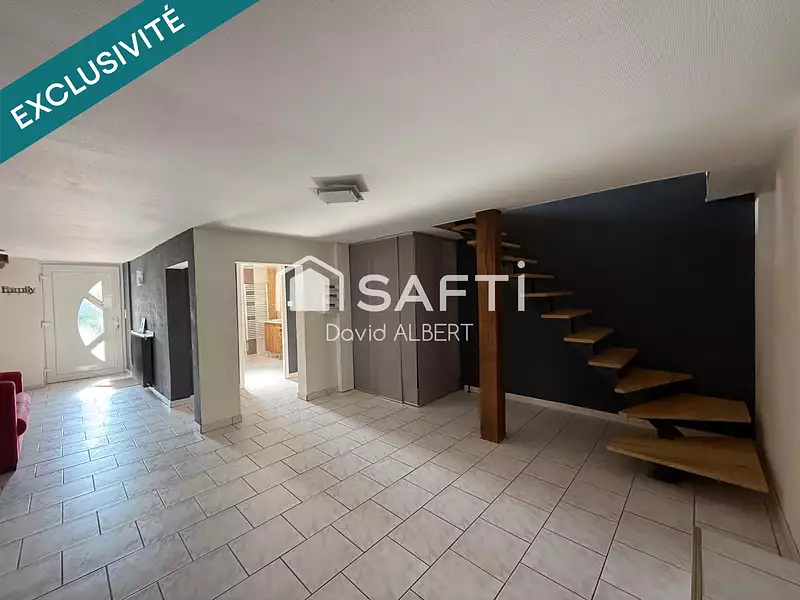 Maison, 248 m²
