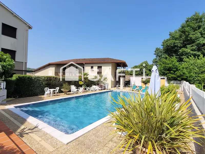 Divers, 1 180 m²