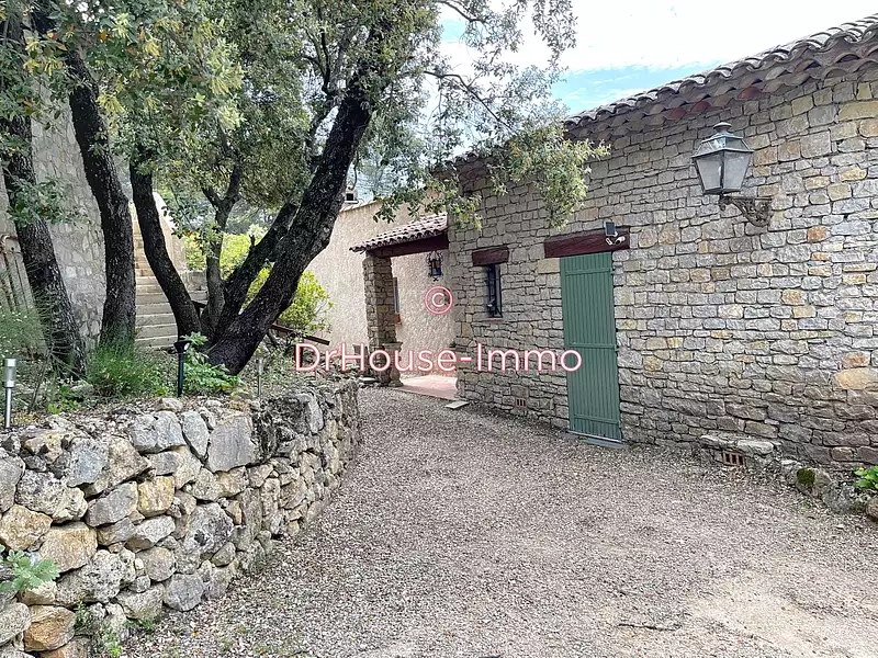 Maison, 218,5 m²