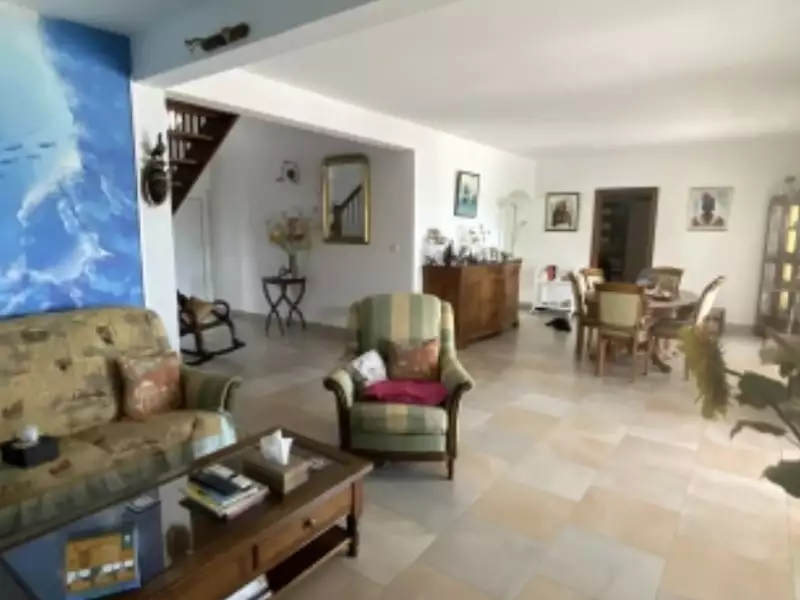 Maison, 187 m²